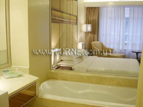 Отель Longzhou 4*