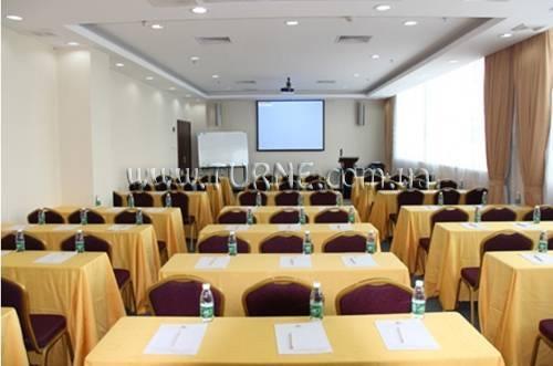 Yifeng Hotel 3* суреті