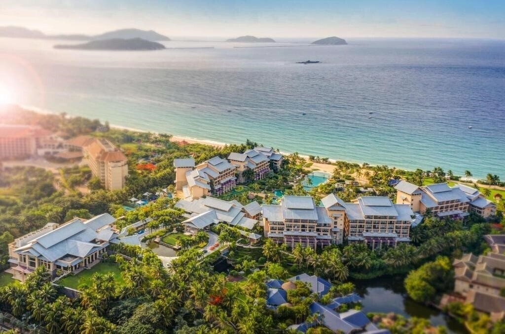 Отель Hilton Sanya Yalong Bay Resort & Spa 5*