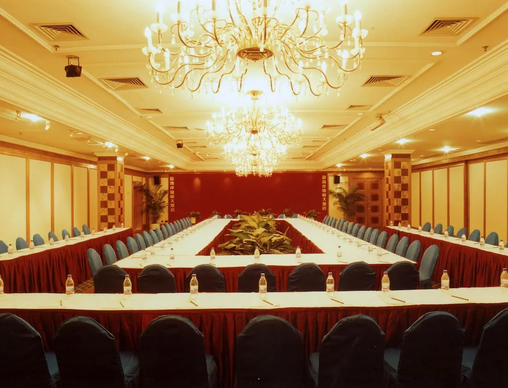 Изображение Golden Coast Lawton Hotel 5*