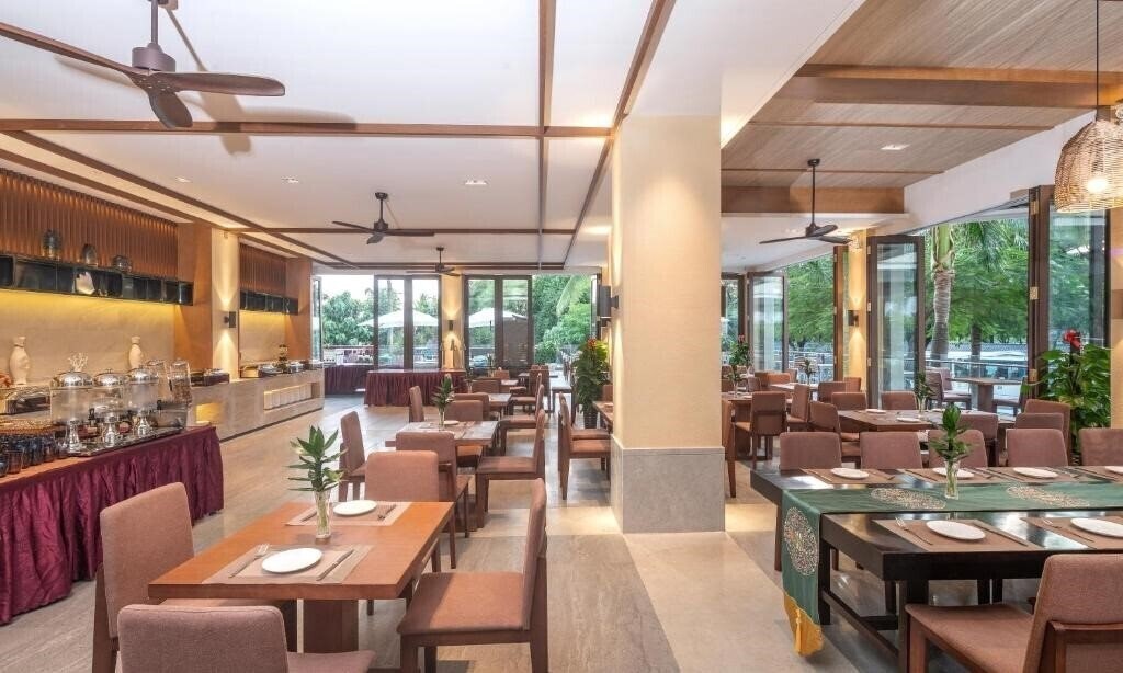 South China (ex. Sanya South China Hotel) 4* фотосуреті