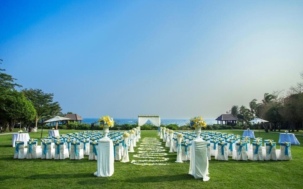 Картинка Yalong Bay Mangroove Tree Resort 5*