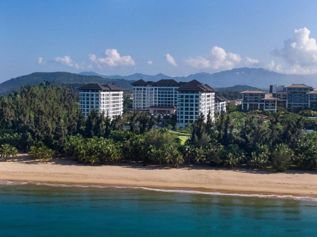 The Mermoon Resort Hainan Tufu Bay, Tapestry Collection by Hilton 5* қонақ үйі