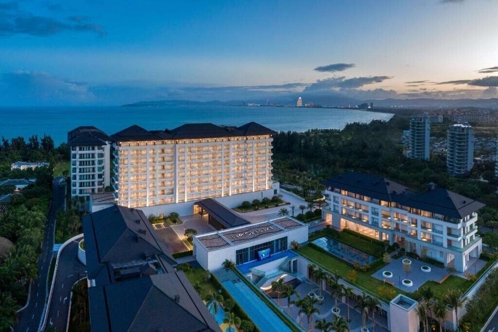 Фото The Mermoon Resort Hainan Tufu Bay, Tapestry Collection by Hilton 5*