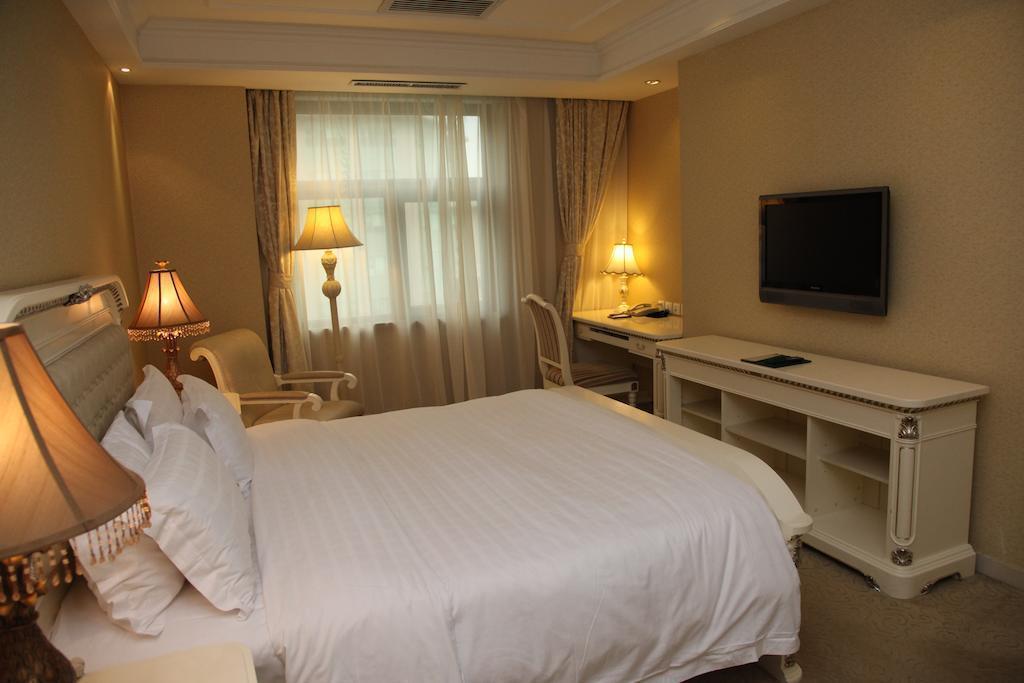 Фото Oriental Garden Hotel 4*