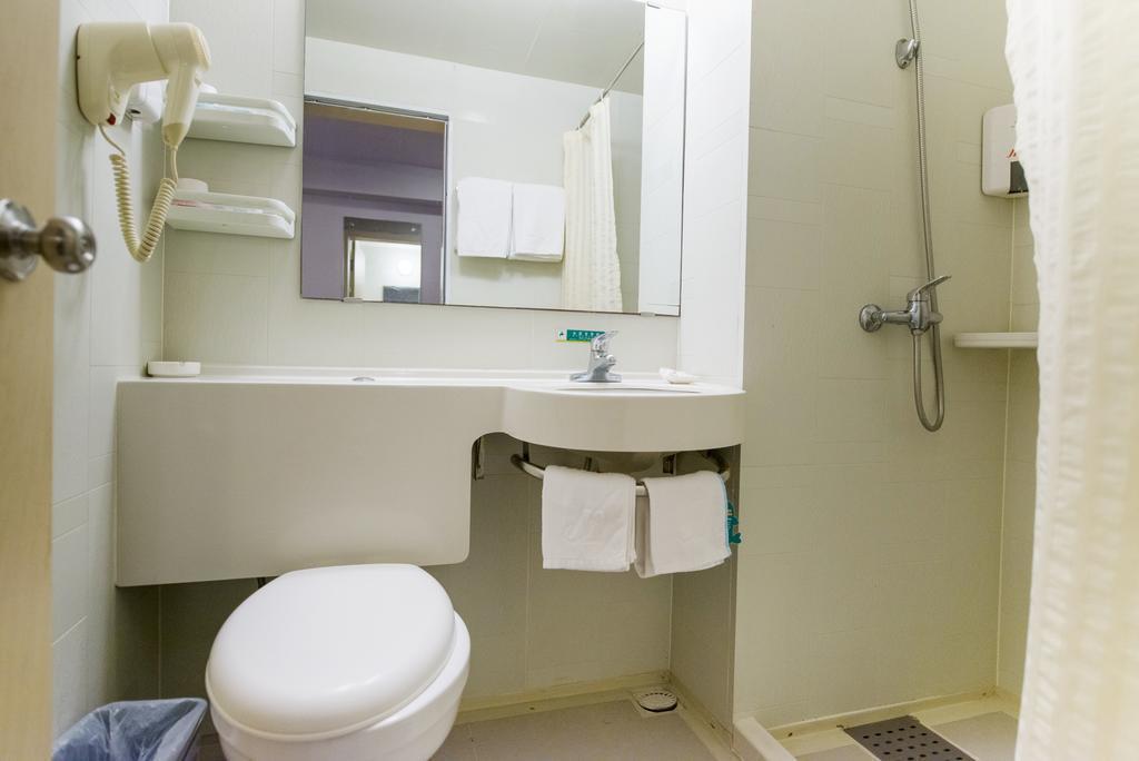 Фото Jinjiang Inn Beijing Houhai 2*