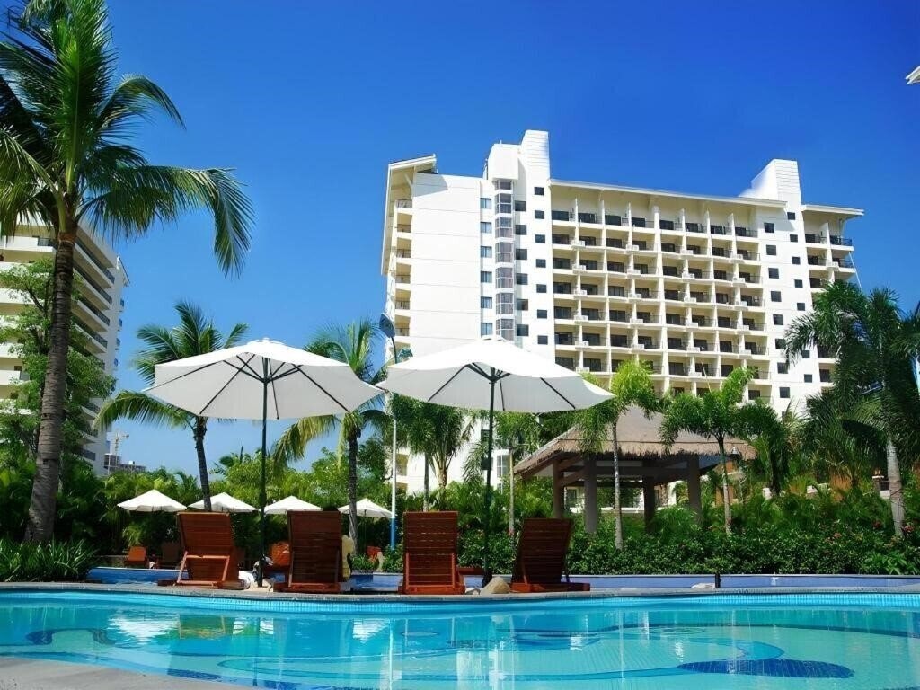 Отель Sanya Yuhai Hot Spring Resort Hotel 4*