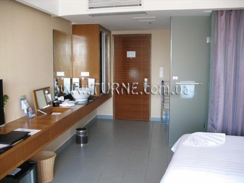 Отель Herton Sea View Sanya 4*