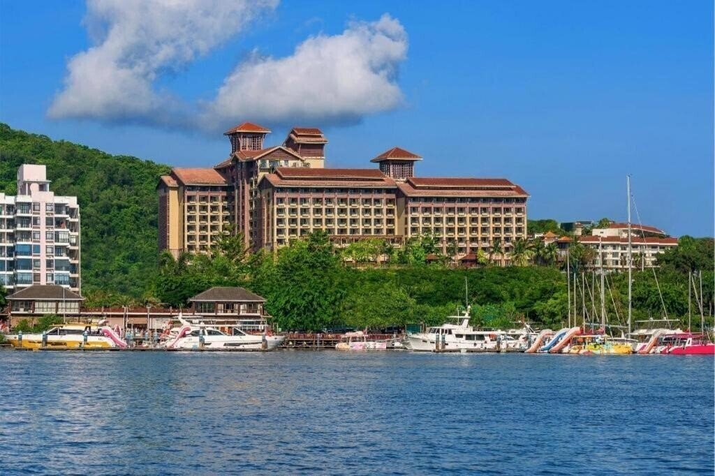 Отель Four Season Ocean Courtyard Hotel 5*