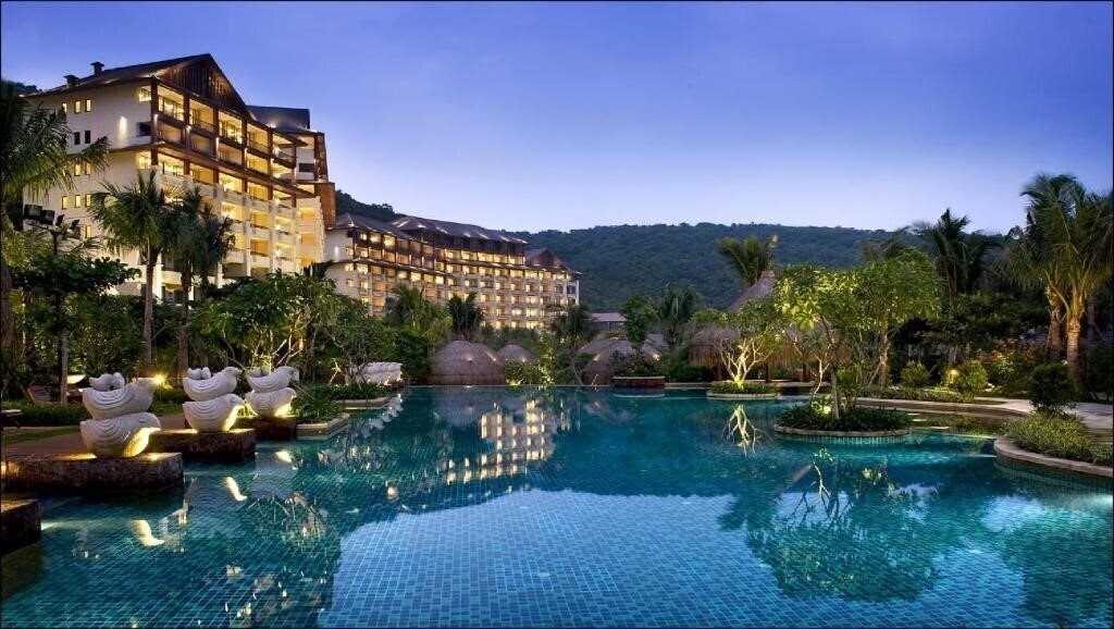 Отель Stony Brook Villa Jianguo Resort Sanya 5*