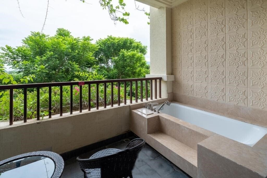 Фотография Stony Brook Villa Jianguo Resort Sanya 5*