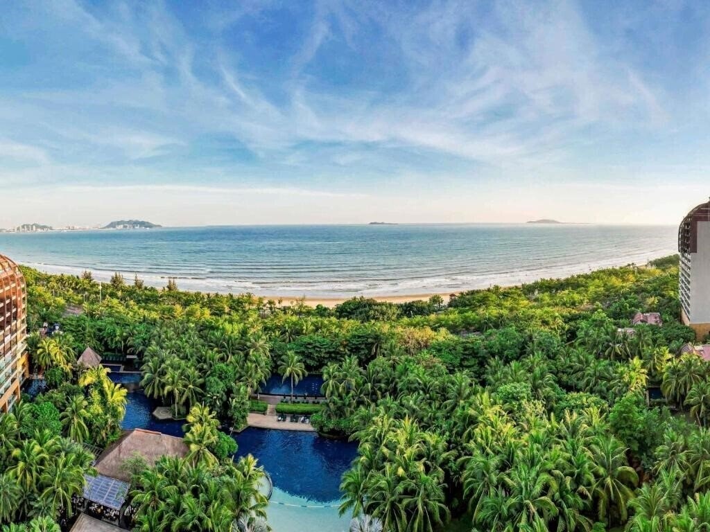 Отель Pullman Oceanview Sanya Bay Resort & Spa 5*