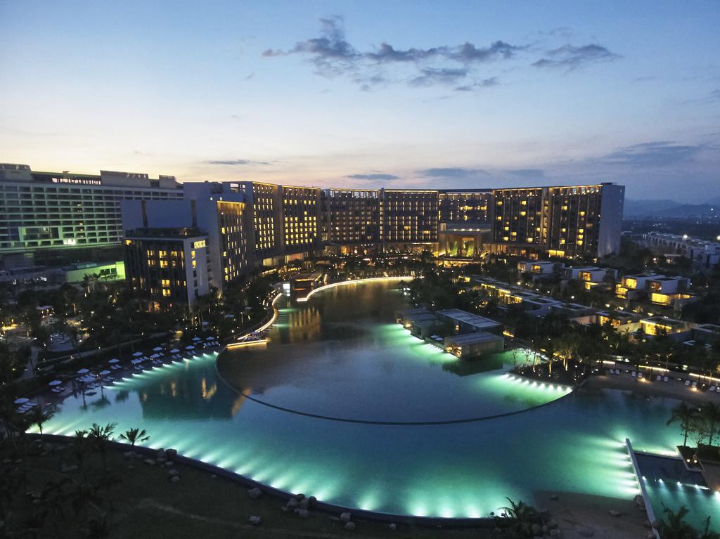 Отель The Sanya Edition Hotel 5*