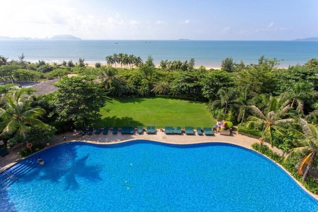 Отель Sea Cube Resort Sanya 4*