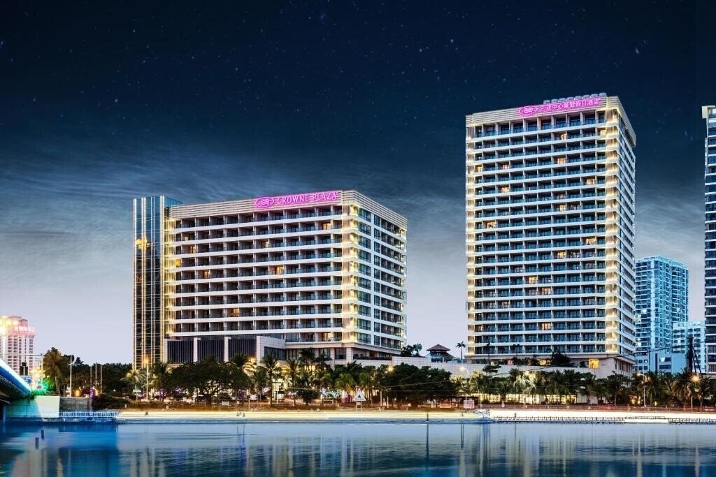 Crowne Plaza Sanya City Center 5* қонақ үйі