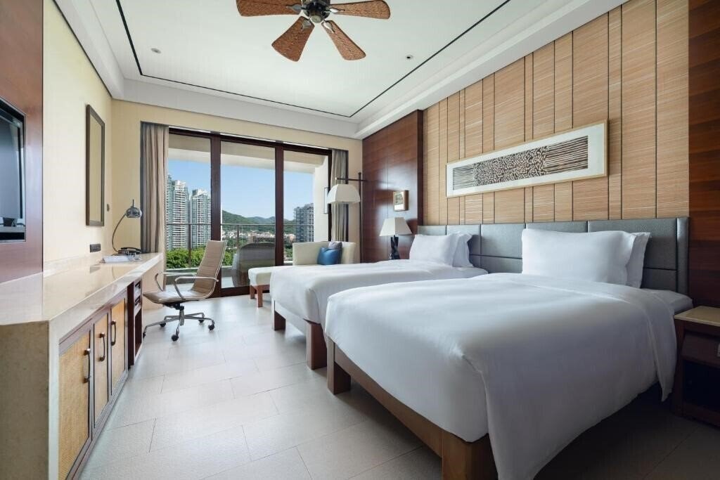Crowne Plaza Sanya City Center 5* суреті