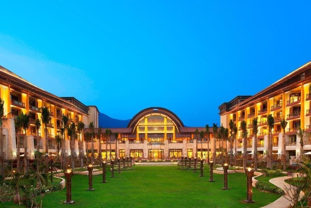 Отель The St. Regis Sanya Yalong Bay Resort 5*