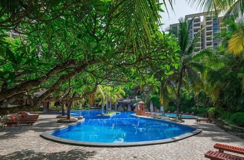 Фото J Hotel 4*
