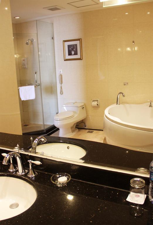 The Bund Riverside 4* суреті