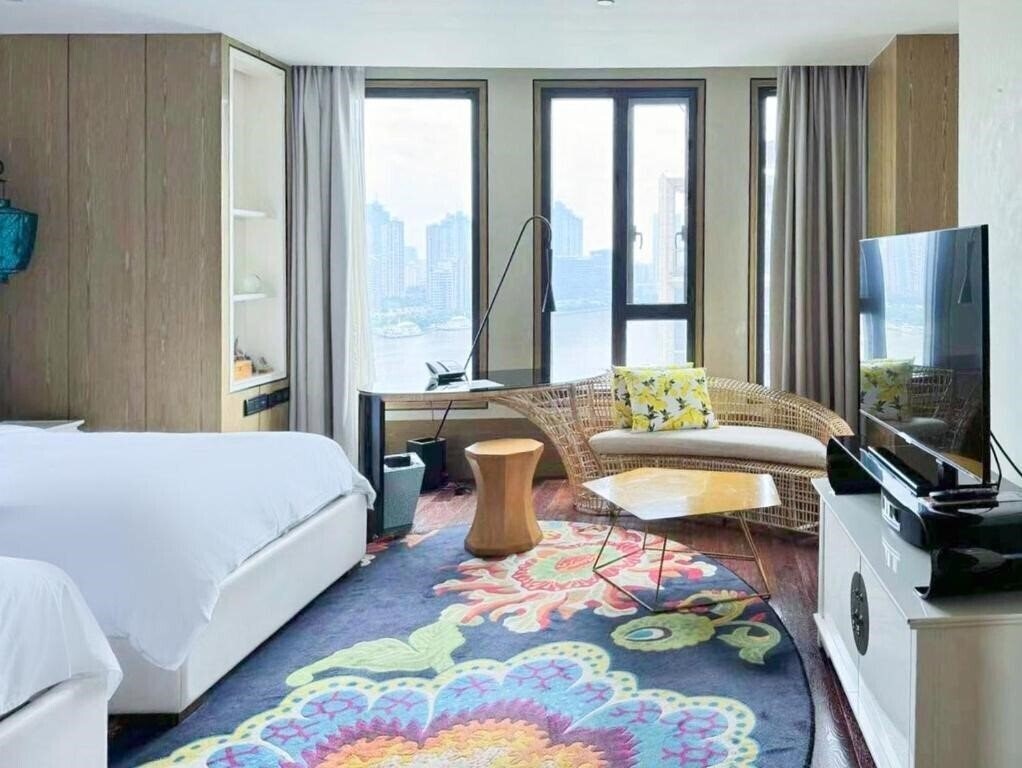 Изображение Hotel Indigo Shanghai On The Bund by IHG 5*