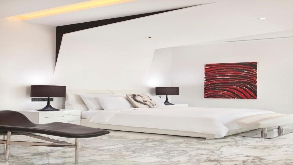 Картинка Hotel Indigo Shanghai On The Bund by IHG 5*