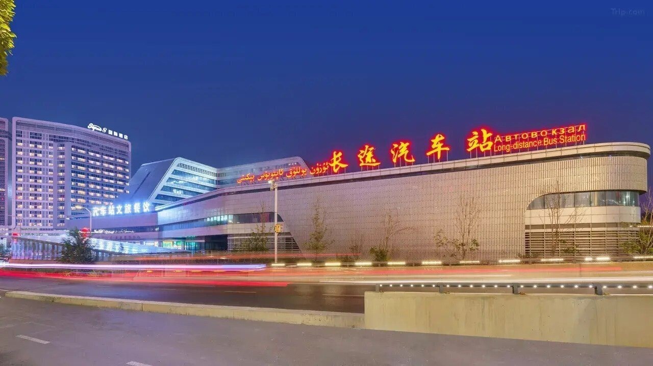 Фотография Super 8 International Hotel (Urumqi High-Speed Railway Station North Square Jingkai Wanda Branch) 4*