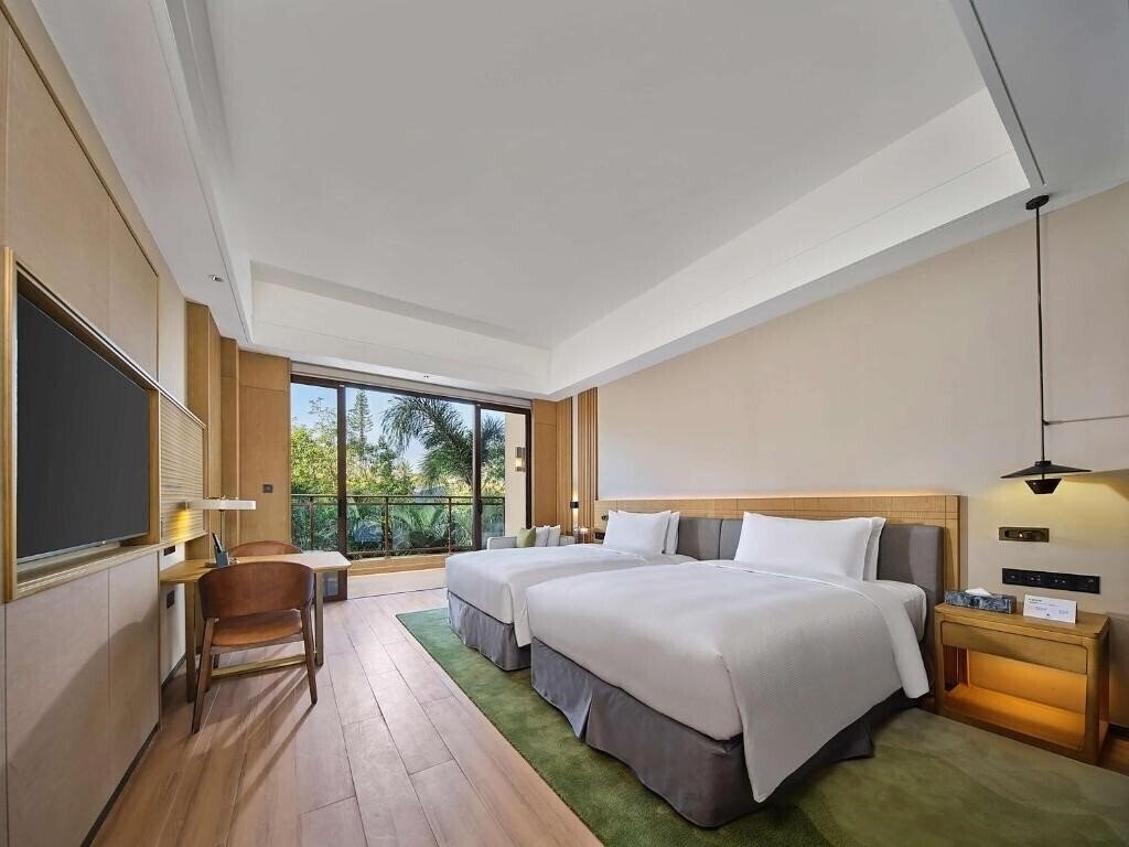 Фото Lingshui Hilton Garden Inn Hot Springs Hotel 5*