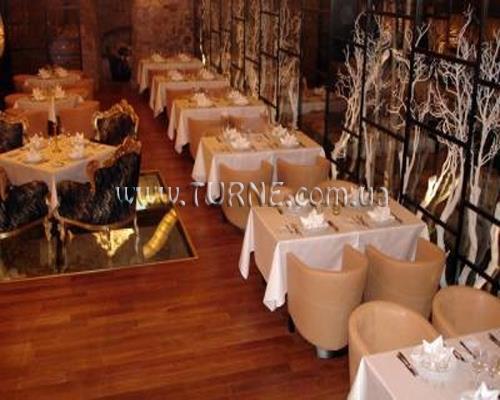 Отель Royal Square Hotel & Suites 5*