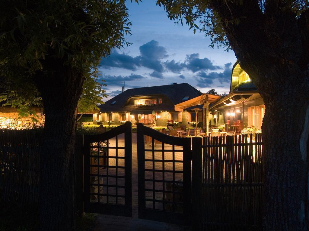 Отель Aparjods 3*