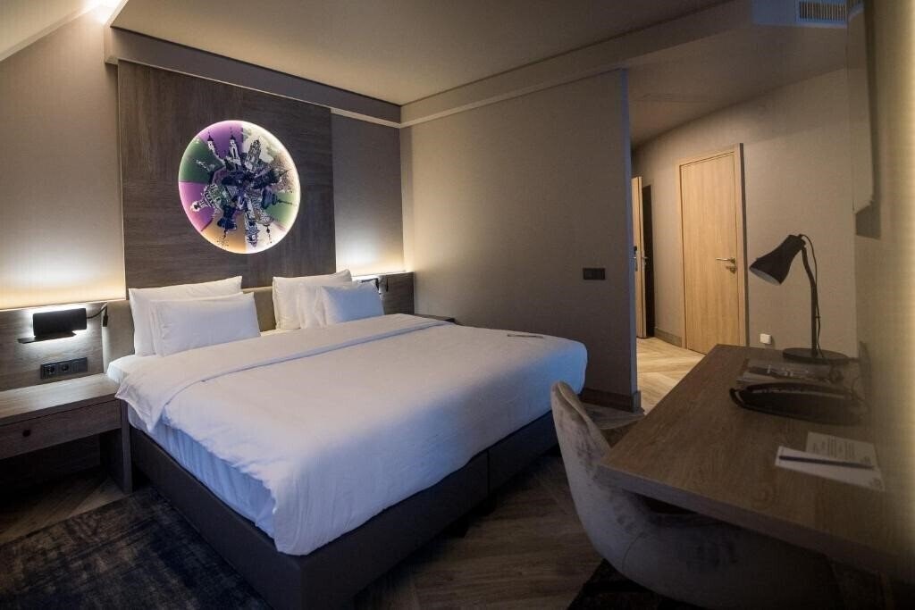 Conti 4* суреті