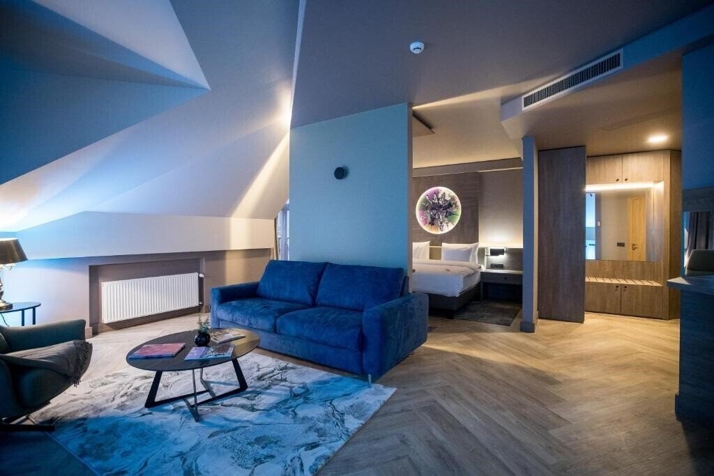 Conti 4* қонақ үйі