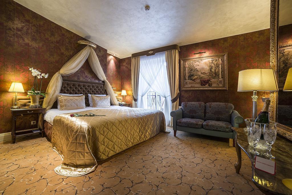 Фото Ramada Hotel & Suites Vilnius 5*