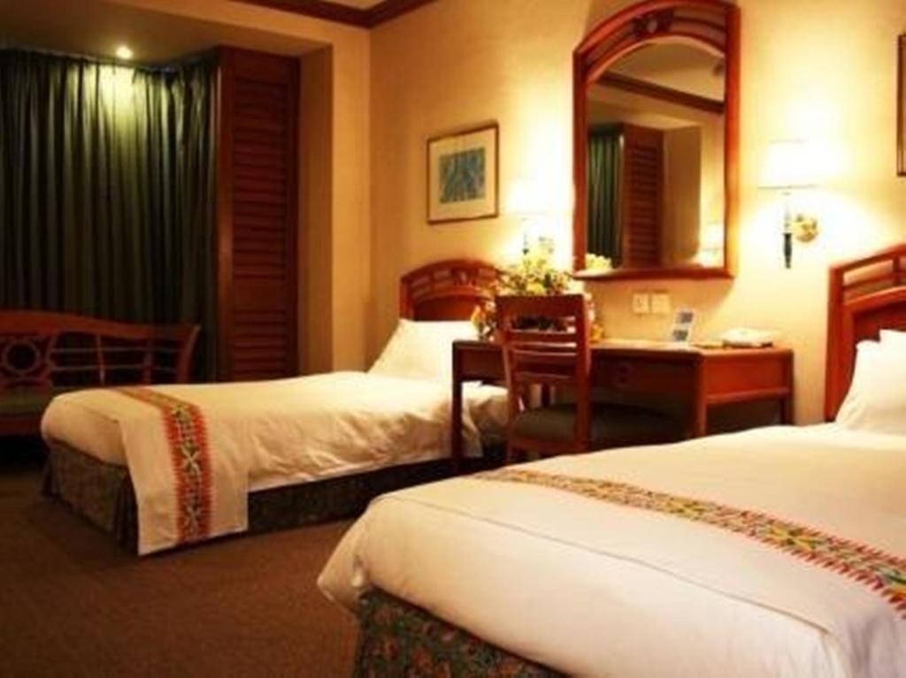 Фото Sabah Oriental Hotel 3*