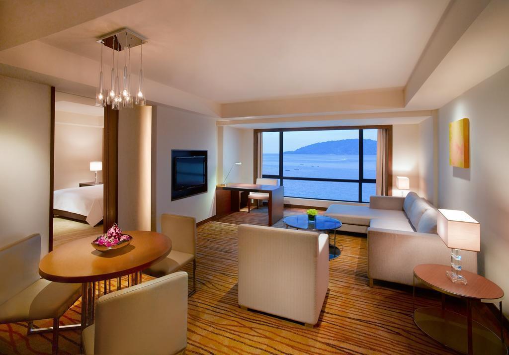Фото Hyatt Regency Kinabalu 4*