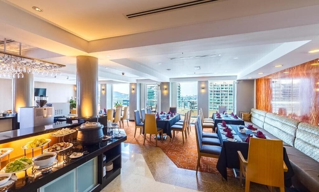 Perdana Kuala Lumpur City Centre 4* суреті