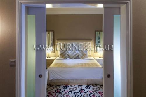 Maytower Hotel Serviced Residences 4* фотосуреті