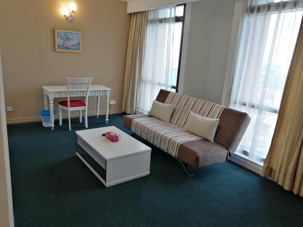 Prince Hotel 5* суреті