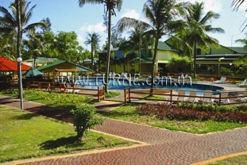 Tuaran Beach Resort 3* суреті