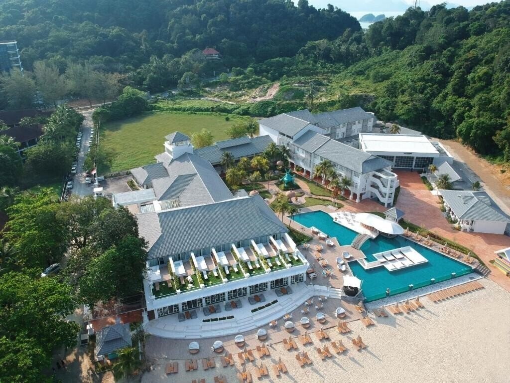 Отель Dash Resort Langkawi 4*
