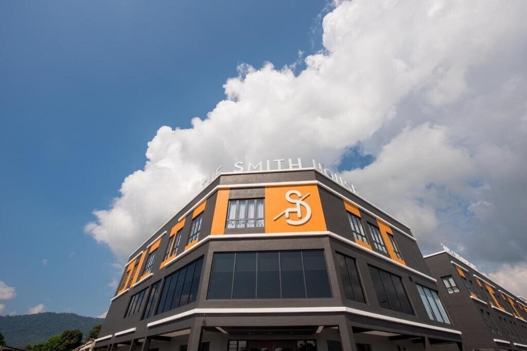 Фото The Smith House 3*