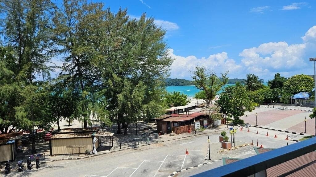 Изображение Cenang Plaza Beach Hotel 3*