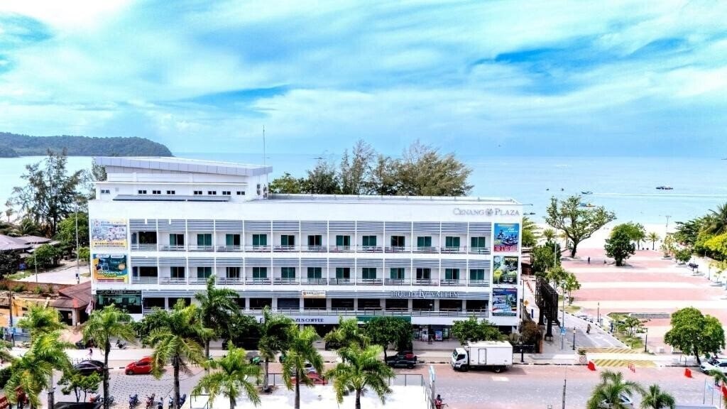 Отель Cenang Plaza Beach Hotel 3*