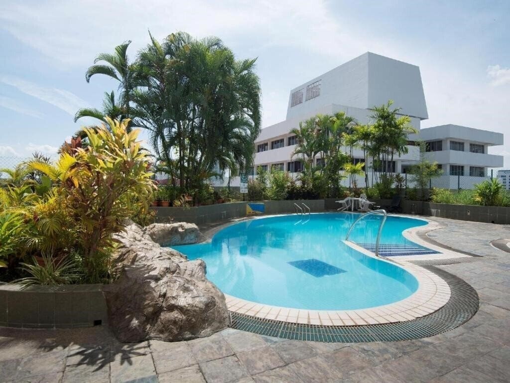 Фото Royal Hotel Penang 5*