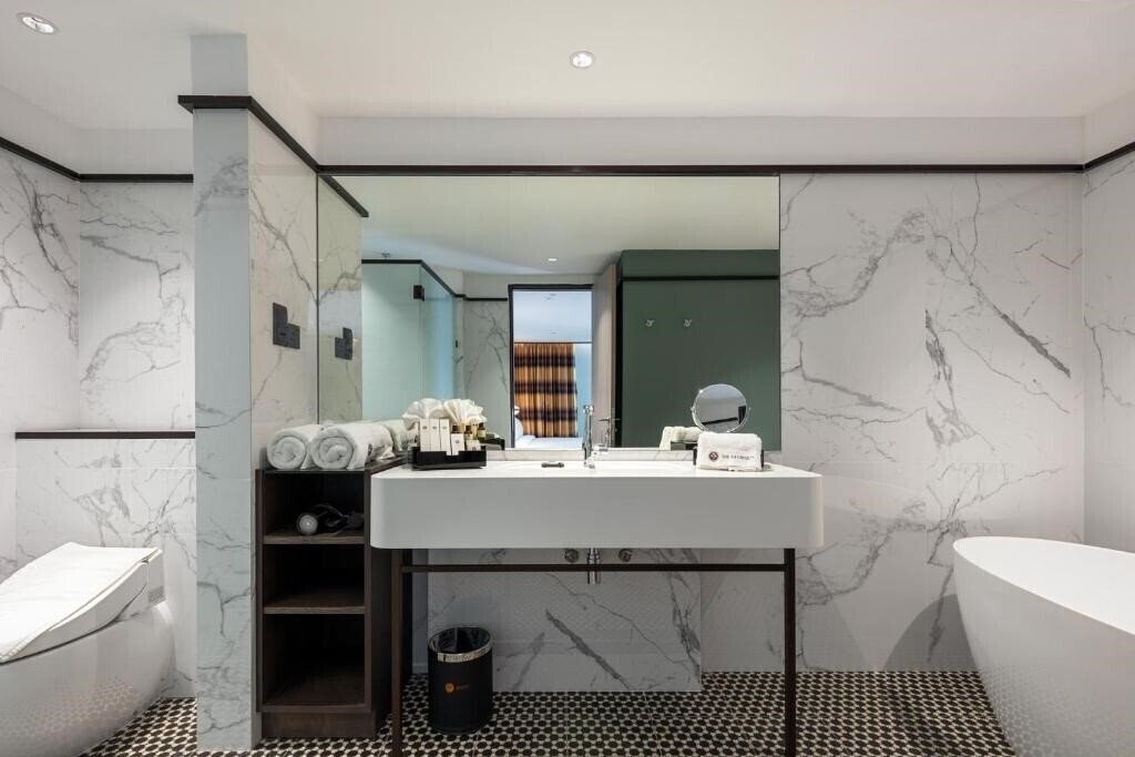 Фото The George Penang by The Crest Collection 5*