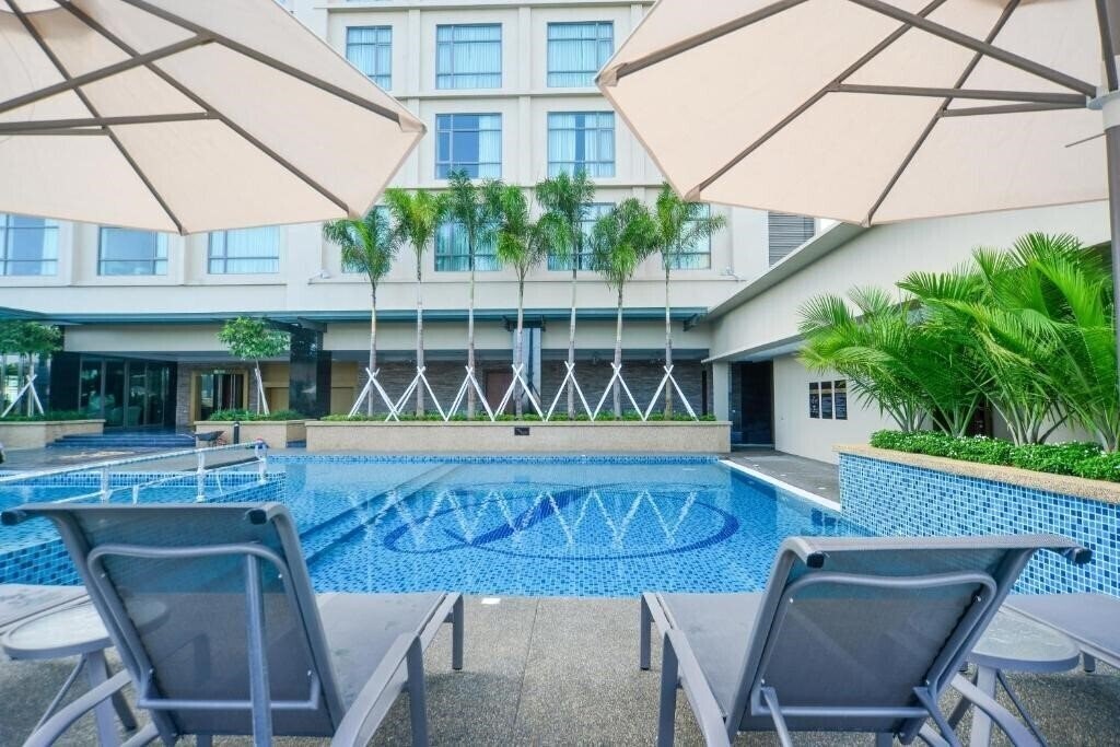 The Light Hotel Penang 5* суреті