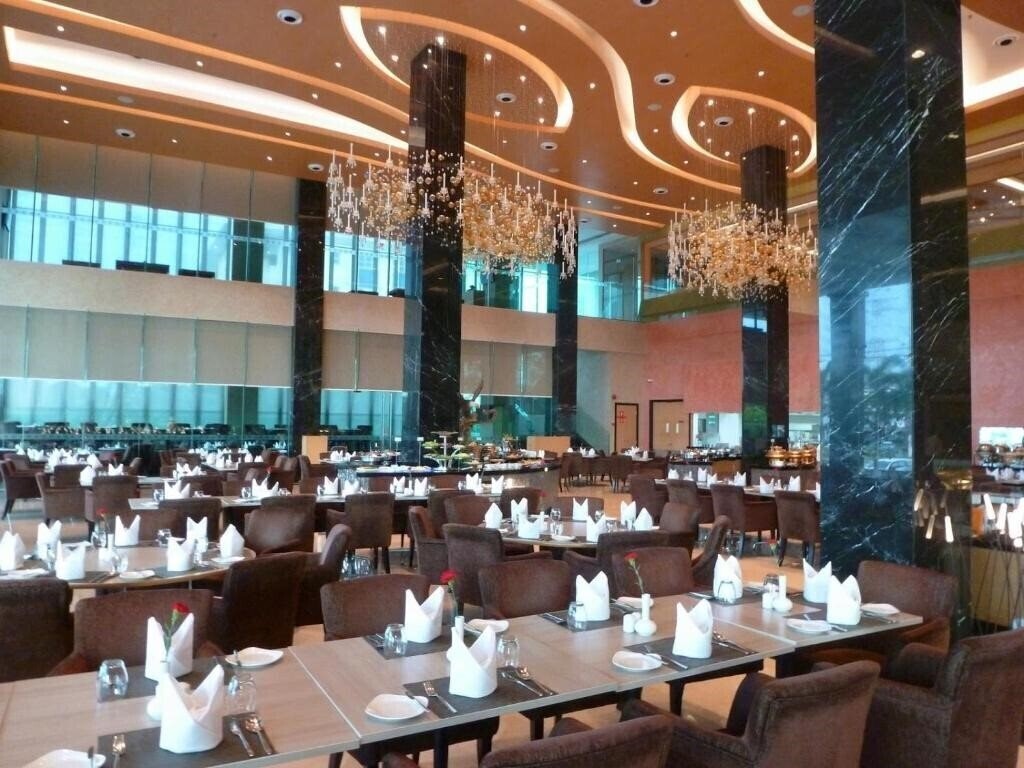 The Light Hotel Penang 5* суреті