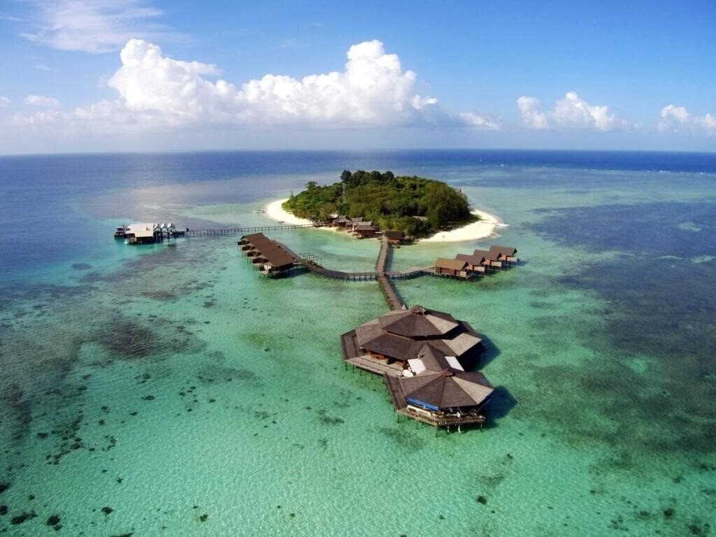 Отель Lankayan Island Dive Resort 3*