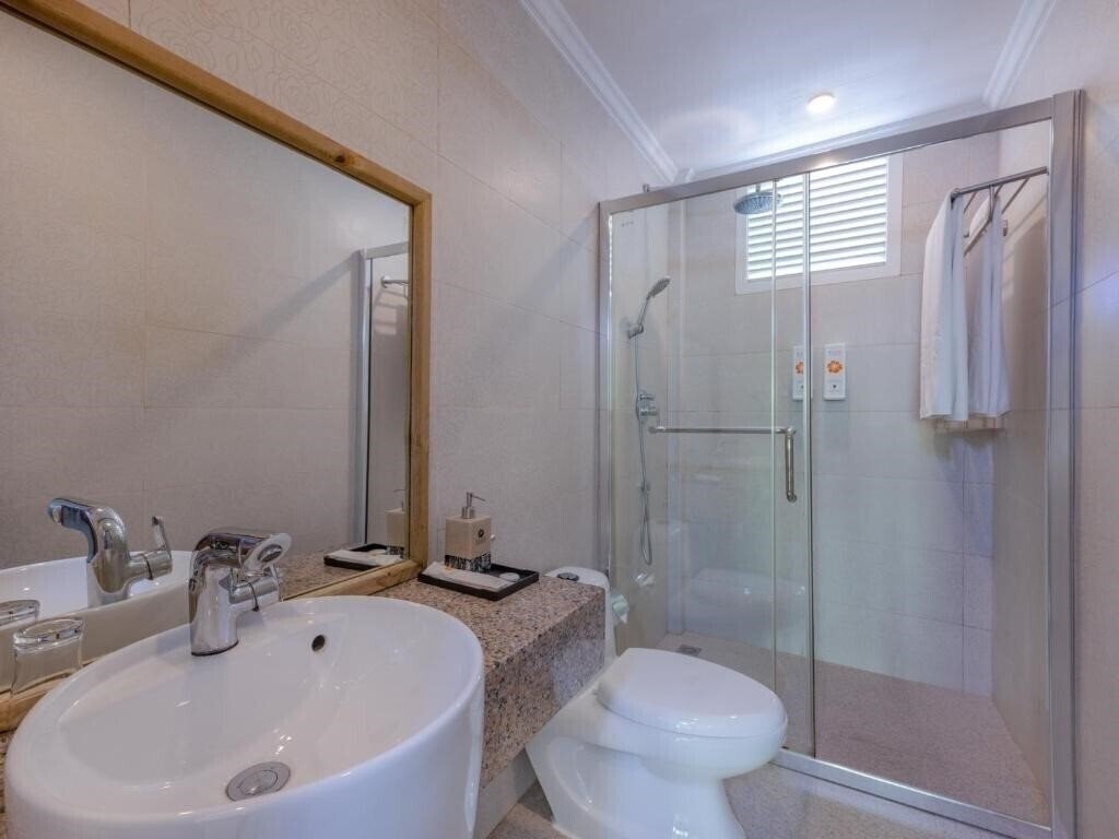 Фотография Kaani Grand Seaview Guest House 3*