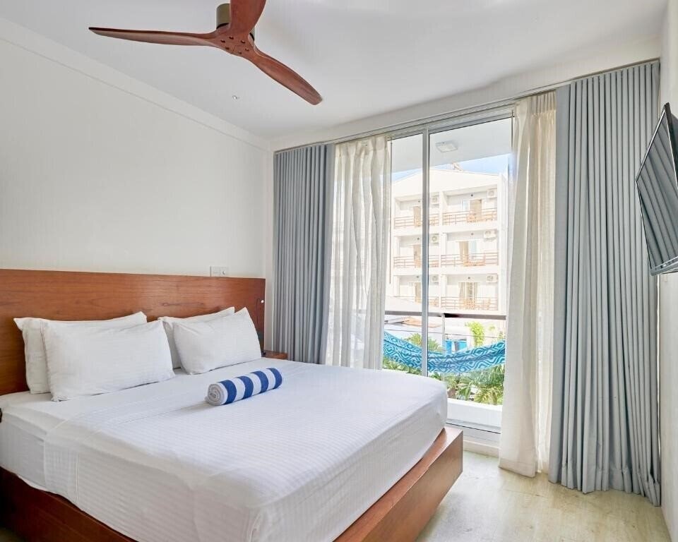 Изображение Bliss Dhigurah Guest House 3*