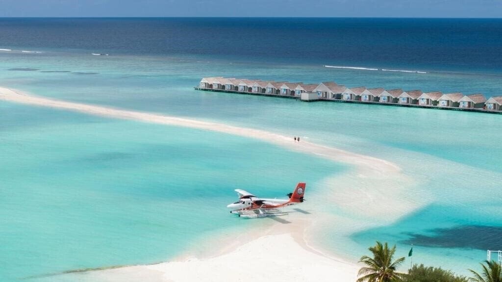 Отель Lux South Ari Atoll 5*